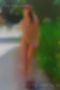 Flirty chatty looking wives with singles/couples near CT.